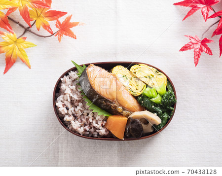 Bento, Magewappa, millet rice Bento, Magewappa, millet rice 70438128