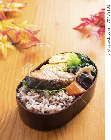 Bento, Magewappa, millet rice Bento, Magewappa, millet rice 70438131