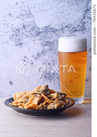 Salted egg crispy fish skin        70438872