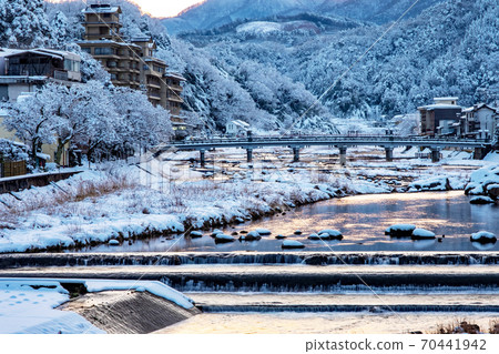 Snow scene of Misasa Onsen 70441942