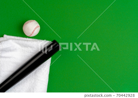 Baseball bat and ball, view from above Baseball bat and ball, view from above 70442928