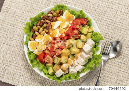 Chicken, avocado and tomato cobb salad 70446292