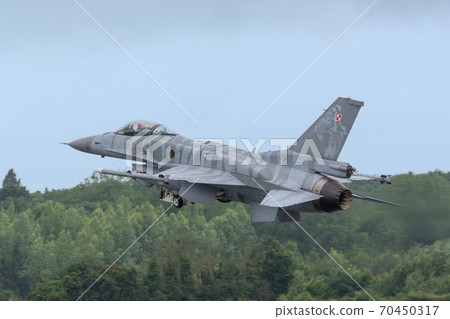 波蘭空軍F-16C 52座先進老虎演示隊 波蘭空軍F-16C 52座先進老虎演示隊 70450317