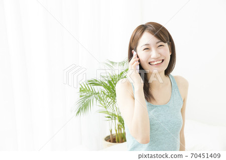 淺談智能手機的女人 70451409