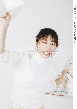 An angry woman 70454628