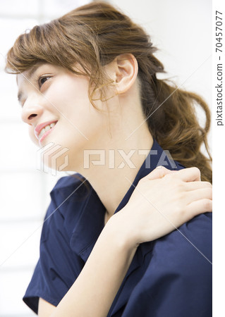 肩膀僵硬 70457077