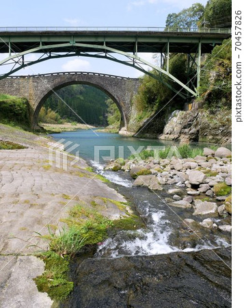 新舊賴達橋（熊本縣三鄉町） 70457826