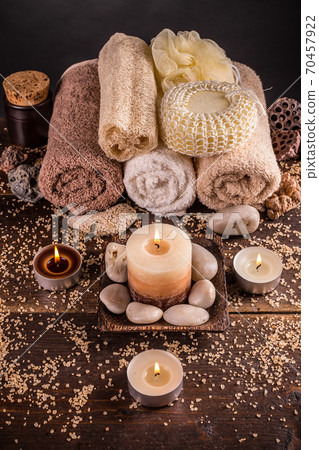 Spa and wellness setting 70457922