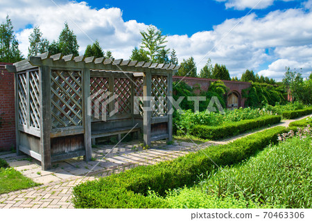 Yuni Garden In the garden 70463306