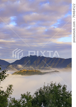 Takeda Castle floating in the sea of clouds at sunrise from Tachiunkyo Takeda Castle floating in the sea of clouds at sunrise from Tachiunkyo 70464522