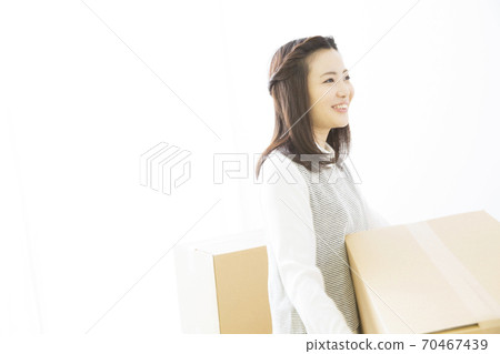 一個女人準備搬家 一個女人準備搬家 70467439