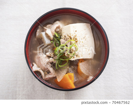 Miso soup with pork and vegetables  70467562