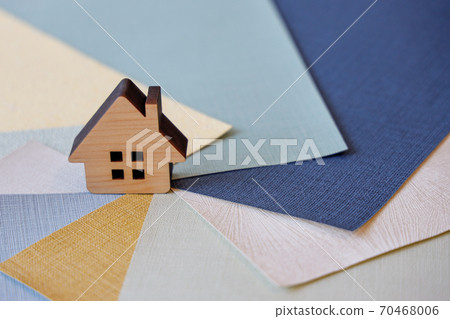 Tree house and wallpaper sample Tree house and wallpaper sample 70468006