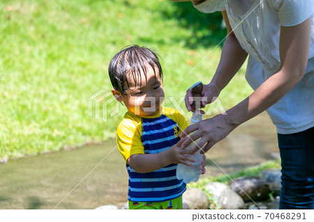 One piece of summer vacation One piece of summer vacation 70468291