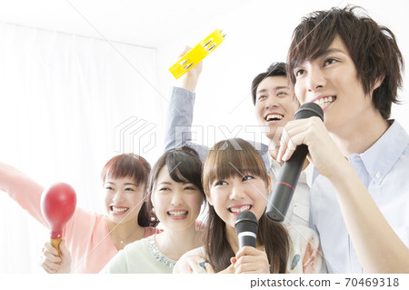 Karaoke image Karaoke image 70469318