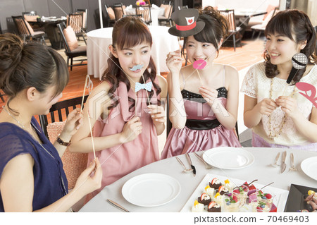 女人玩道具 女人玩道具 70469403