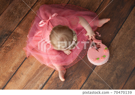 First baby birthday. Smash cake.  70470139