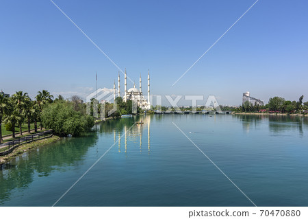 Adana city center, located on the banks of the Seyhan River, looks beautiful with a large mosque Adana city center, located on the banks of the Seyhan River, looks beautiful with a large mosque 70470880