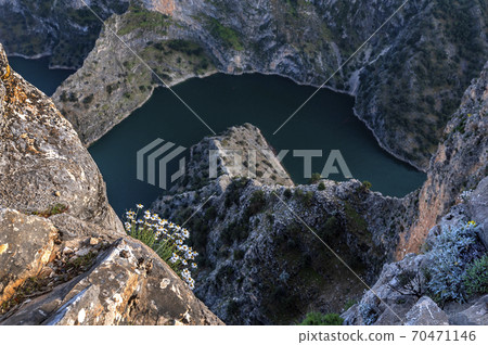 Interesting that the name and location with stunning views in mind, Turkey's new tourism point was Arapapisti Canyon 70471146