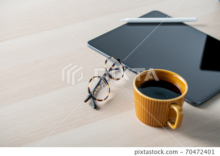 desk, desks, digital tablet 70472401