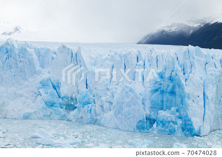 Perito Moreno glacier view, Patagonia landscape, Argentina 70474028
