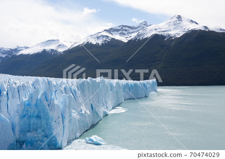Perito Moreno glacier view, Patagonia landscape, Argentina 70474029