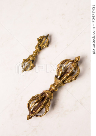 Big and small vajra 70477455