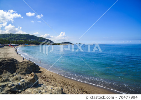 (Kanagawa) Summer sky, mountains and Isshiki coast 70477994
