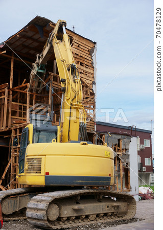 House demolition work 70478129
