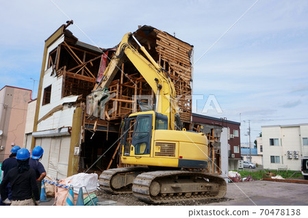 House demolition work 70478138