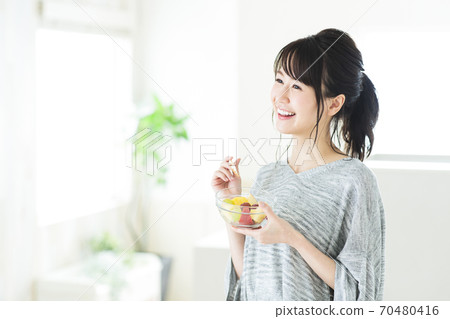 Women fruit diet living breakfast lifestyle Women fruit diet living breakfast lifestyle 70480416