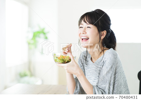 Women's salad diet living breakfast lifestyle Women's salad diet living breakfast lifestyle 70480431