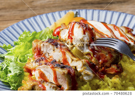 Chicken over rice 70480628