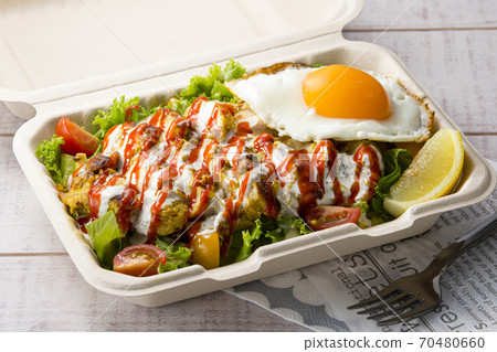 Chicken over rice takeout container Chicken over rice takeout container 70480660