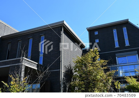 居住區,獨立式住宅,新的城市景觀 居住區,獨立式住宅,新的城市景觀 70483509