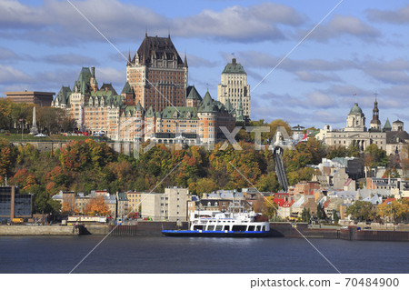 Quebec City in autumn, Canada 70484900