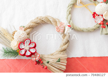 新年裝飾，用旋鈕做的繩索裝飾 70486127