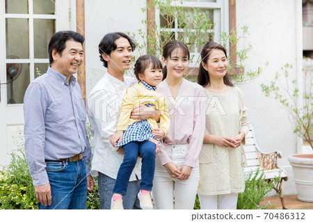 Three generations family Three generations family 70486312