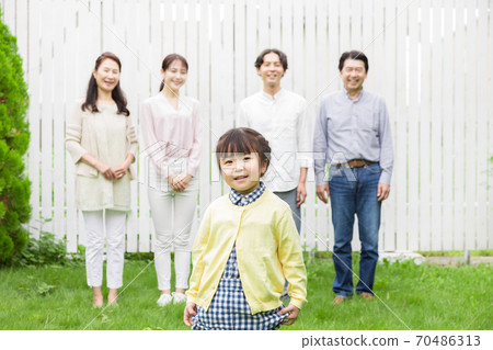 Three generations family Three generations family 70486313