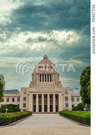 Dramatic cloudy sky and Parliament building 70487598