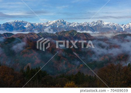 長野縣小川村阿爾卑斯山觀察廣場，初冬的北阿爾卑斯山 70489039