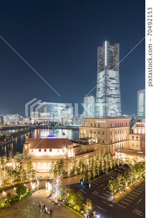 Yokohama_Minato Mirai whole building lights up 70492153