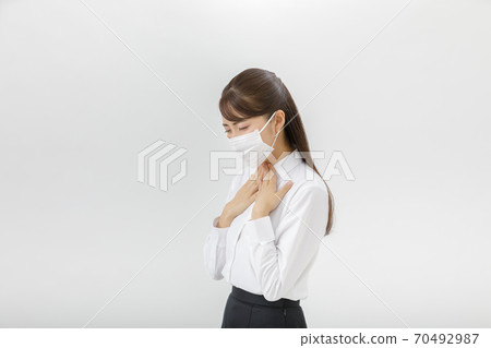 一個戴著面具的女人 一個戴著面具的女人 70492987