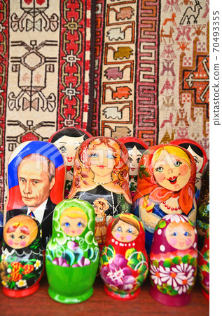 Souvenirs and old things on the shelves of Baku Souvenirs and old things on the shelves of Baku 70493355