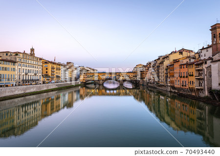 Ponte Vecchio and River Arno - Florence Tuscany Italy Ponte Vecchio and River Arno - Florence Tuscany Italy 70493440