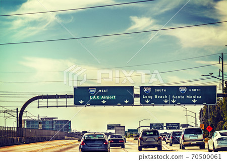 Traffic on 105 freeway westbound 70500061