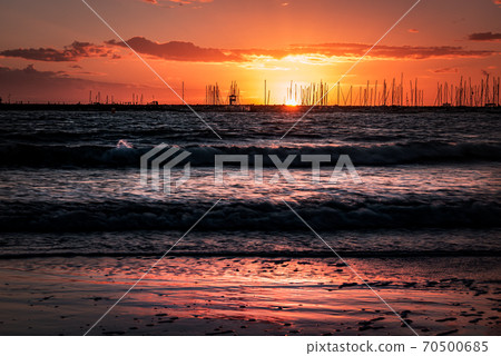 [Melbourne, Australia] Evening sea view from St Kilda Beach Natural scenery 70500685