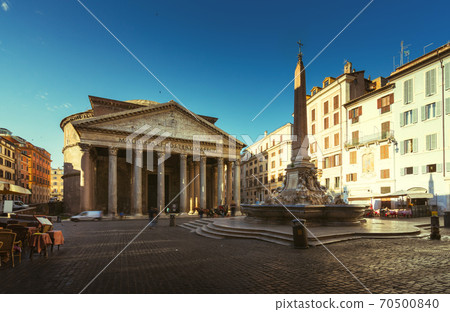 Pantheon in Rome, Italy 70500840