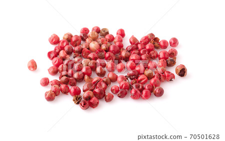 dried pink peppers isolated on white 70501628