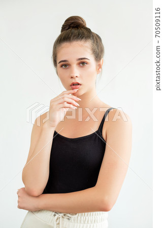 sportive casual style make decision doubtful woman sportive casual style make decision doubtful woman 70509116